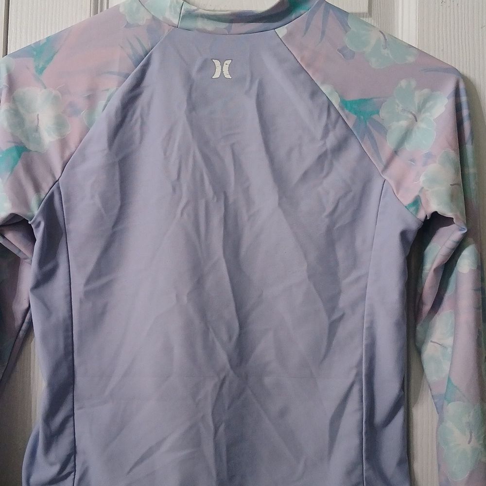Hurley long sleeve UPF 50+ swim sun shirt purple and floral print Sz L - Picture 6 of 7